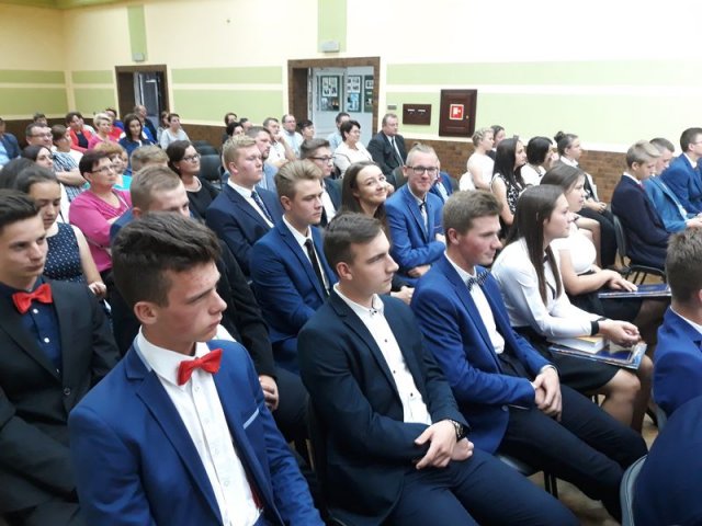 Klasy_3_2017_2018_GIM_098