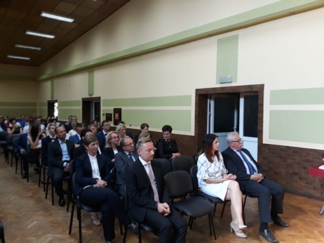 Klasy_3_2017_2018_GIM_196