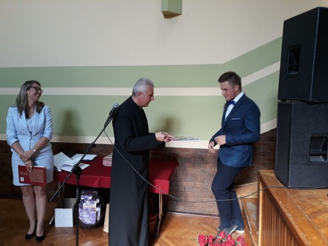 Klasy_3_2017_2018_GIM_208