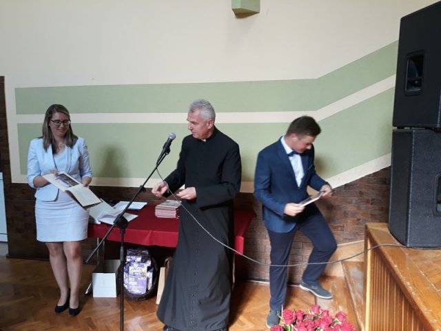 Klasy_3_2017_2018_GIM_210