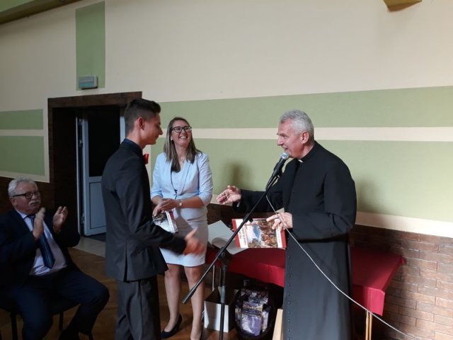 Klasy_3_2017_2018_GIM_225