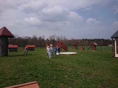 Wycieczka do zagrody Pszczółki przyjaciółki
